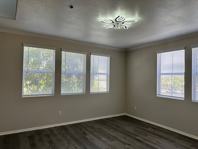 1715 Paseo Aurora, Unit Paseo Aurora Condo in San Diego, CA - Building Photo - Building Photo