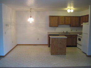 1118 Mark Ave, Unit a in Tomah, WI - Building Photo - Building Photo