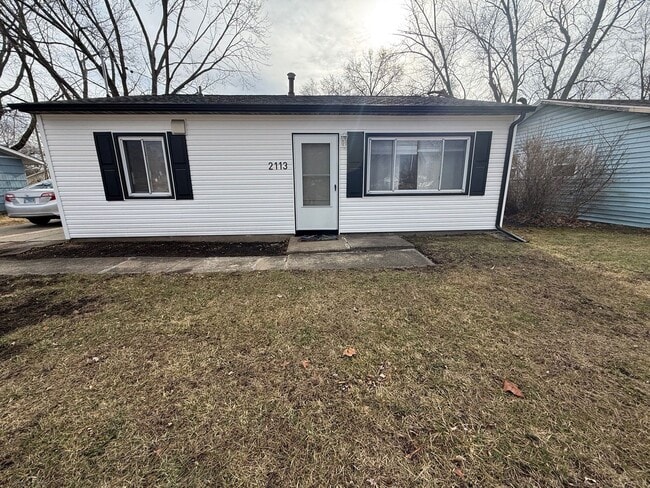 property at 2113 W Kirby Ave