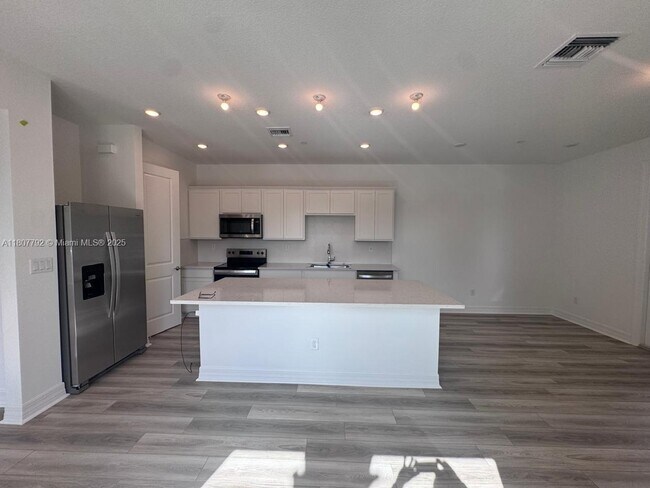 750 NW 82nd Ter in Plantation, FL - Building Photo - Building Photo