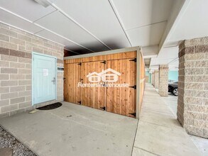 7922 Shore Dr, Unit 219 in Norfolk, VA - Foto de edificio - Building Photo