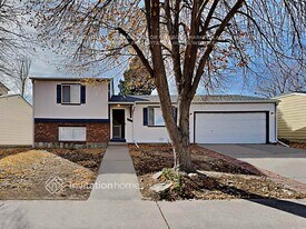5003 S Richfield Cir in Aurora, CO - Building Photo