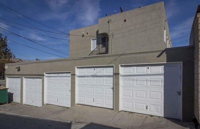 1211 Magnolia Ave. in Long Beach, CA - Building Photo - Building Photo