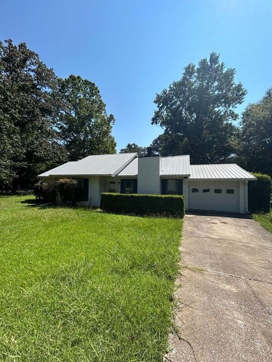 105 Meadowlark Pl in Alabaster, AL - Building Photo