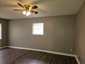 300 Robert Dale Dr in Gulfport, MS - Building Photo - Building Photo