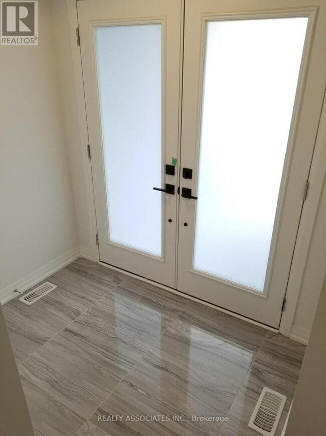 71 Schmeltzer Cres in Richmond Hill, ON - Building Photo - Building Photo