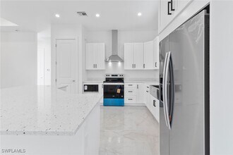 1081 Desoto Blvd S in Naples, FL - Building Photo - Building Photo