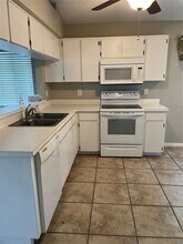 2914 Shannon Cir in Palm Harbor, FL - Building Photo - Building Photo