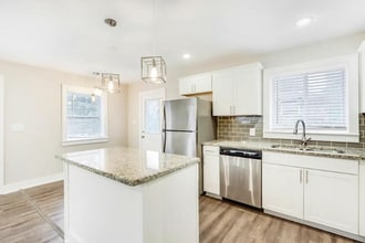 5689 Nichols Ln in Decatur, GA - Building Photo - Building Photo