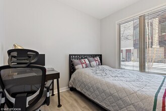 1240 W Cottage Pl in Chicago, IL - Building Photo - Building Photo