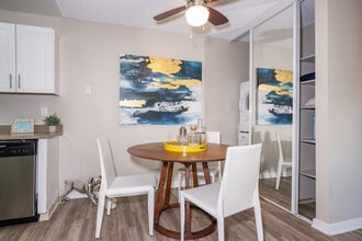 Park Vue in Santa Rosa, CA - Building Photo - Interior Photo