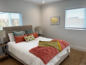 3479 W 67th St, Unit 3479 12 in Los Angeles, CA - Building Photo - Building Photo