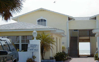 Sand-glo Villas in Indian Rocks Beach, FL - Building Photo