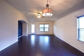 17429 Bridgefarmer Blvd in Pflugerville, TX - Building Photo - Building Photo