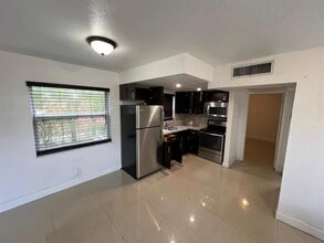 1275 SW 36th Ave in Fort Lauderdale, FL - Building Photo - Building Photo