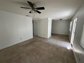 1130 N F St, Unit C in Lake Worth, FL - Building Photo - Building Photo