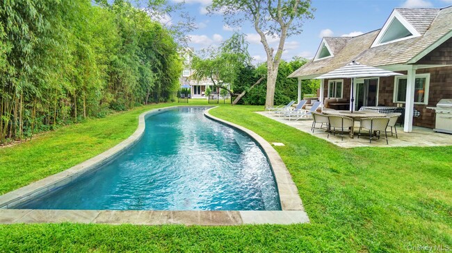 9 Ocame Ave in Westhampton Beach, NY - Building Photo - Building Photo