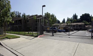 920 N Palmetto Ave in Ontario, CA - Building Photo - Building Photo