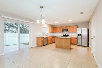 16805 Gold Star Ct in Clermont, FL - Foto de edificio - Building Photo