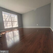 10918 Pope St in Manassas, VA - Building Photo