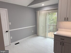 10909 Clara Barton Ct in Fairfax, VA - Building Photo - Building Photo