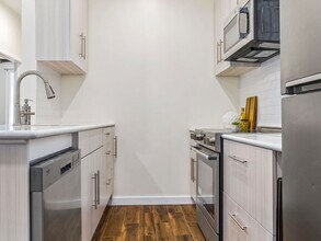 2A Wellington St, Unit 2 in Boston, MA - Building Photo - Building Photo