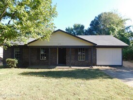 6510 Heather Rd in Horn Lake, MS - Building Photo