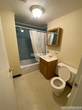 1114 Commonwealth Ave, Unit 2 in Boston, MA - Foto de edificio - Building Photo