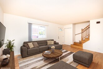 208 Surrey Dr in Glen Ellyn, IL - Building Photo - Building Photo