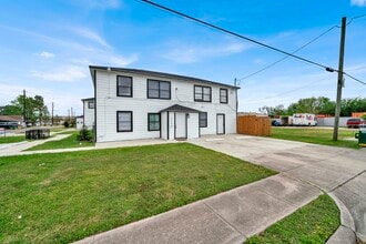 1009 Witter St in Pasadena, TX - Foto de edificio - Building Photo
