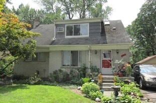 445 W Breckenridge St in Ferndale, MI - Building Photo