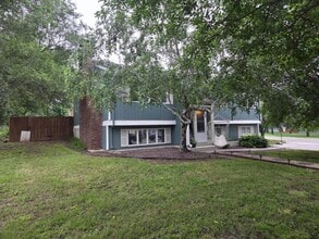 609 Wheatland Dr in Junction City, KS - Building Photo - Building Photo