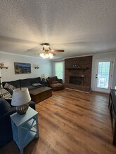321 N Valley View Dr in Taylors, SC - Building Photo - Building Photo