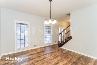 7285 Wyngate Dr in Cumming, GA - Foto de edificio - Building Photo