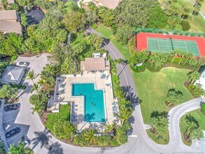 233 NE Edgewater Dr in Stuart, FL - Building Photo - Building Photo