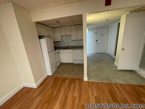 62 Boylston St, Unit L04 in Boston, MA - Building Photo - Building Photo