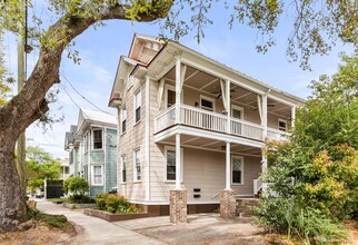 704 Rutledge Ave in Charleston, SC - Building Photo - Primary Photo