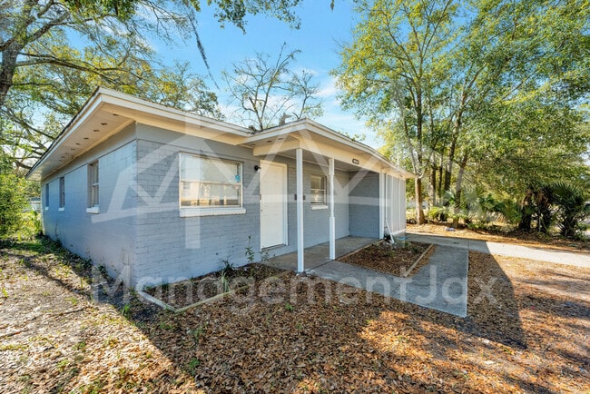 1586 W 36th St in Jacksonville, FL - Building Photo - Building Photo