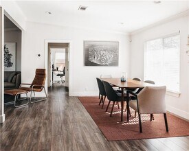 2505 Rogge Ln in Austin, TX - Foto de edificio - Building Photo