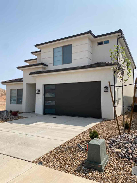 321 Deep Crk Dr in Washington, UT - Building Photo