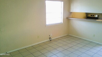 3001 E Glen Dr in El Paso, TX - Building Photo - Building Photo