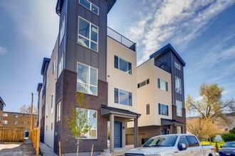 Corona Townhomes in Englewood, CO - Building Photo - Building Photo