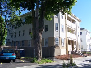 12 Winfield St in Worcester, MA - Building Photo - Building Photo