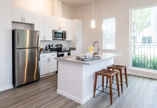 Center West in Baltimore, MD - Building Photo - Interior Photo