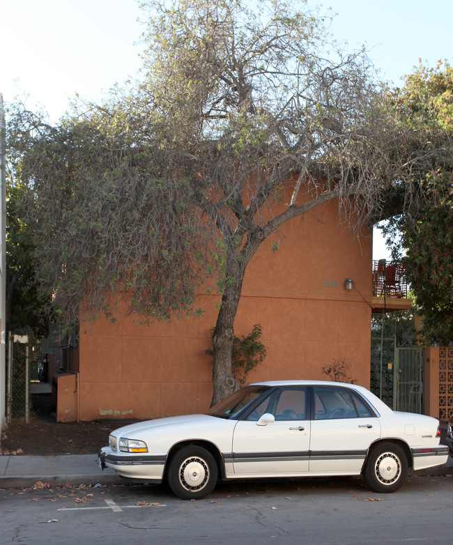 1085 Obispo Ave in Long Beach, CA - Building Photo - Building Photo