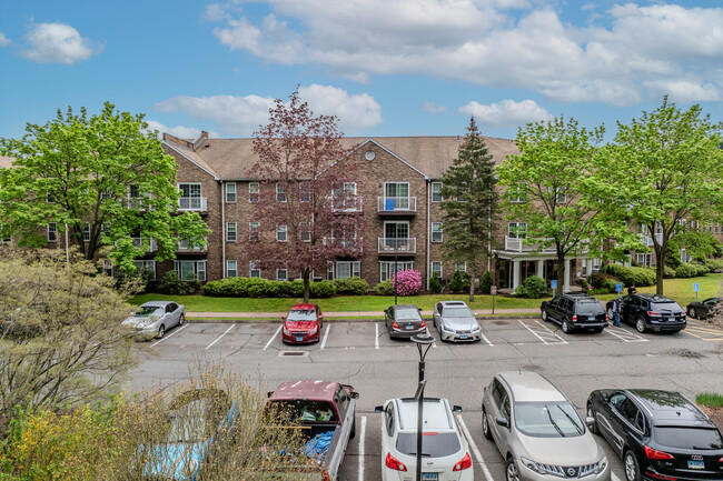 Eastwood Condominium in East Hartford, CT - Building Photo - Building Photo