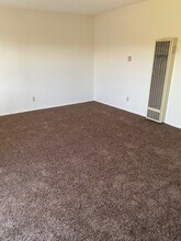 Park Mesa Apartments in Lomita, CA - Foto de edificio - Building Photo