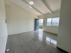3535 Maricopa St, Unit 17 in Torrance, CA - Building Photo