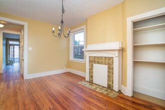 4121 Davison St, Unit 2nd Floor apartment in Pittsburgh, PA - Foto de edificio - Building Photo