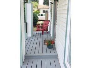 9557 SE 40th Ave in Milwaukie, OR - Building Photo - Building Photo